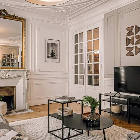 Crosby - 2 A South Pigalle パリ